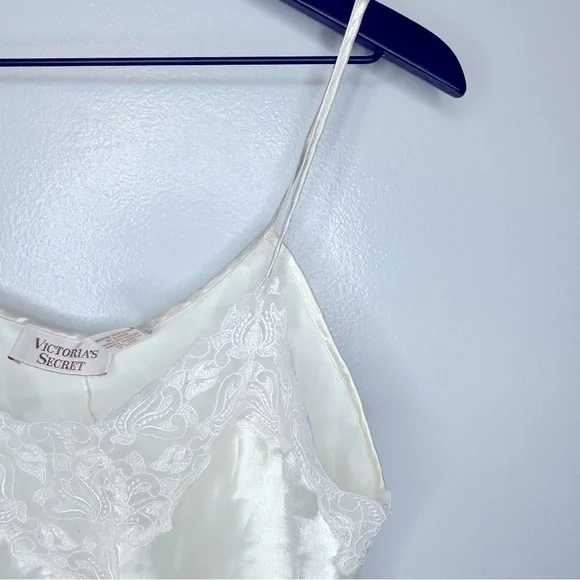 Victoria's Secret Vintage Cream Satin and Lace Teddy Bodysuit Size M - Picture 5 of 9